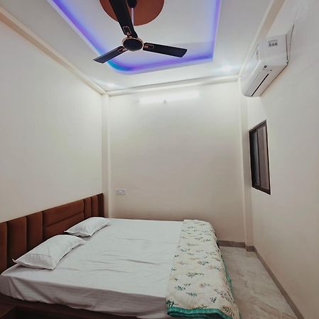 Nandi Homes Homestay اوجاين المظهر الخارجي الصورة