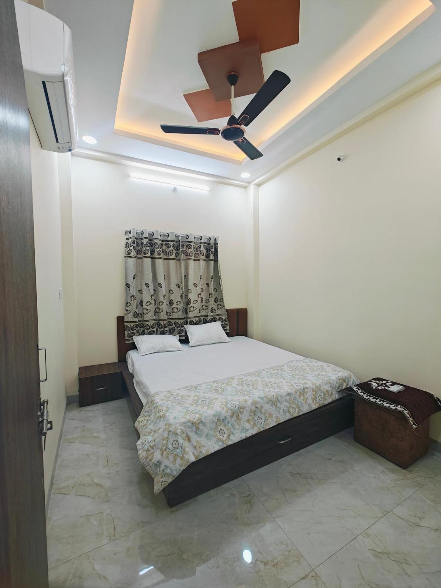 Nandi Homes Homestay اوجاين المظهر الخارجي الصورة